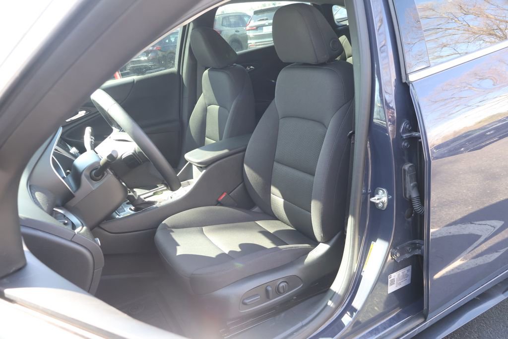 Used 2025 Chevrolet Malibu RS w/ LPO, Floor Liner Package image 31