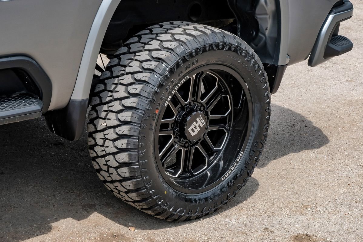 Used 2025 Chevrolet Silverado 2500 LT w/ Convenience Package image 63