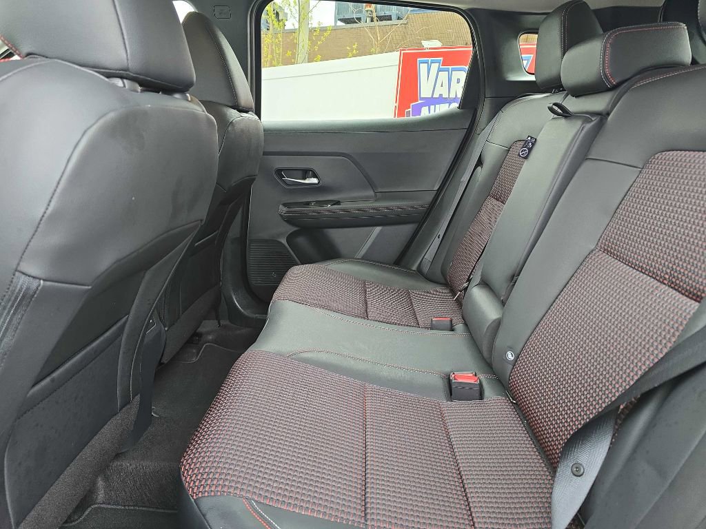 Used 2025 Nissan Kicks SR AWD/4WD image 14