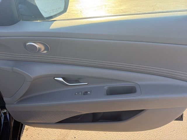 Used 2025 Hyundai Elantra SEL FWD image 30