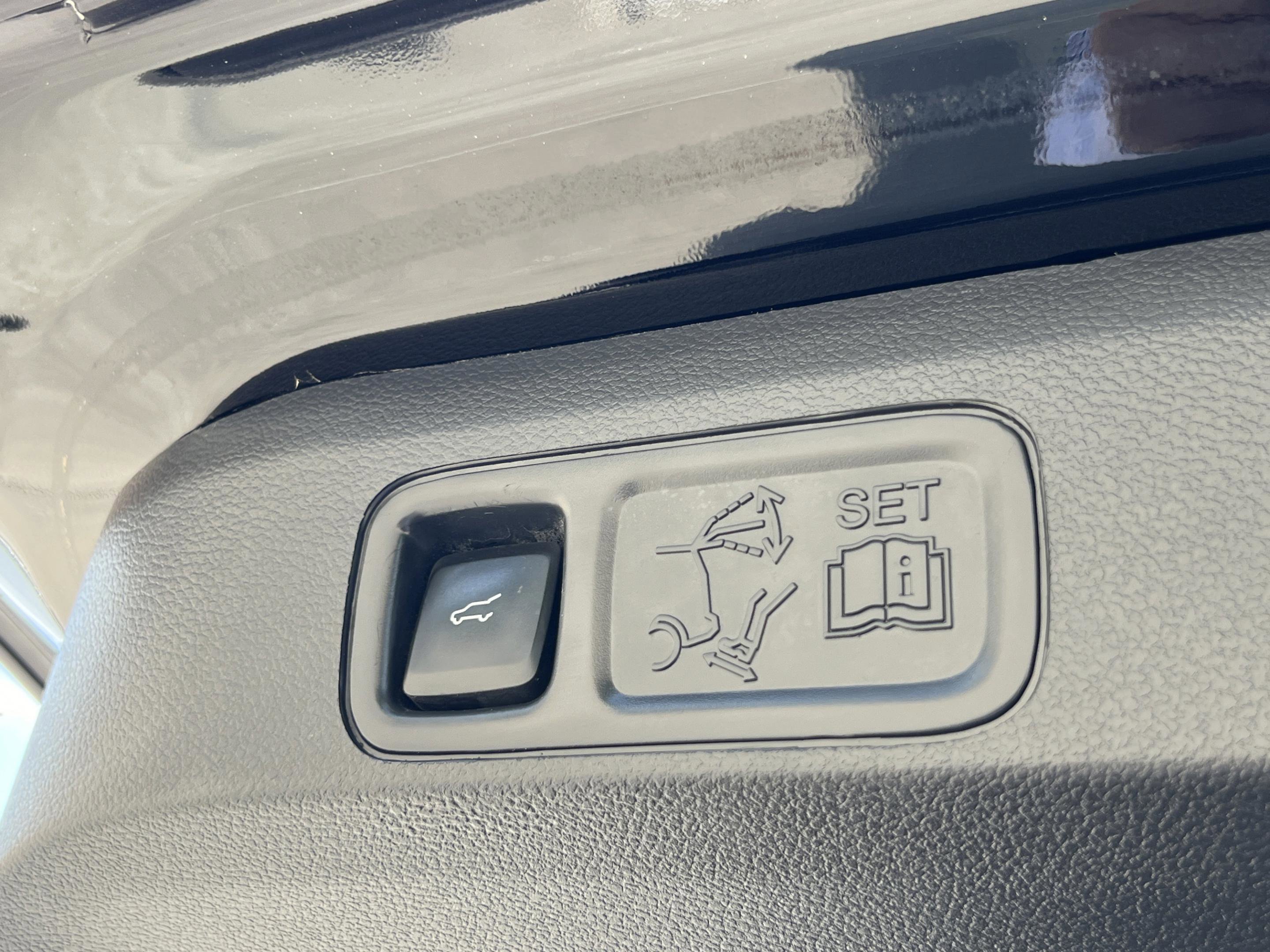 Used 2023 Lincoln Navigator Reserve AWD/4WD image 30