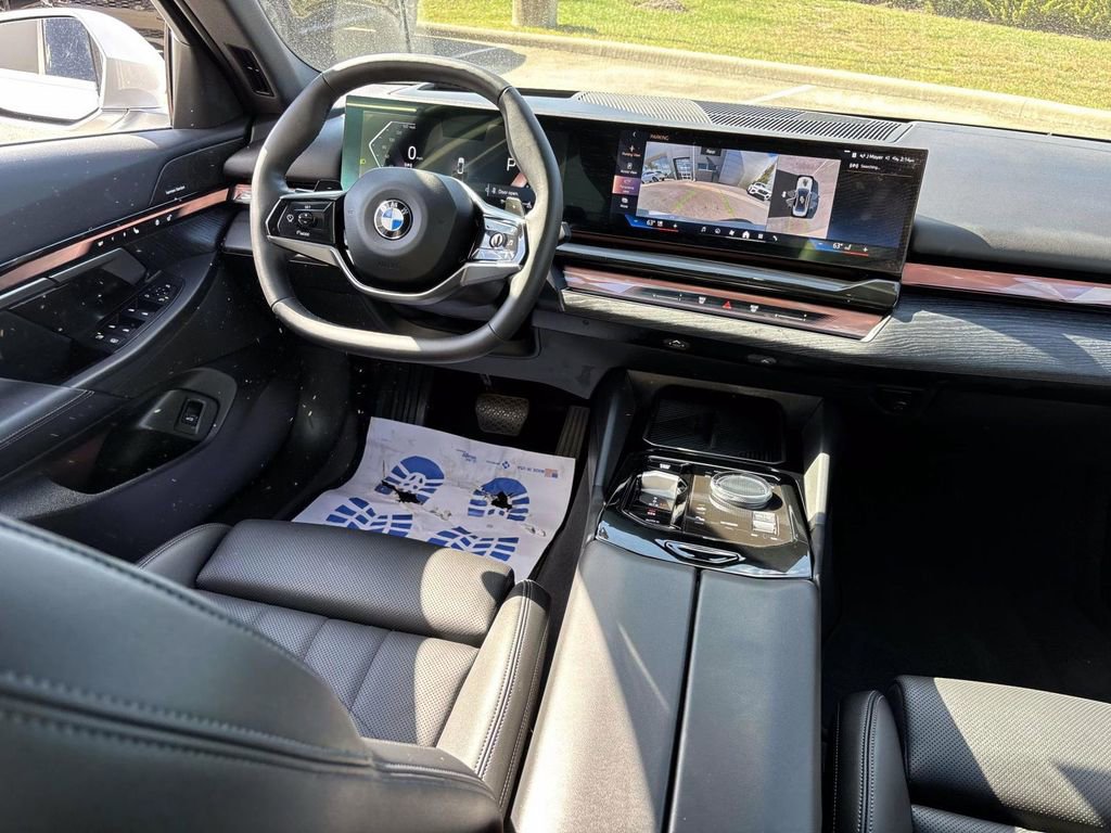Certified 2025 BMW 540i xDrive image 33