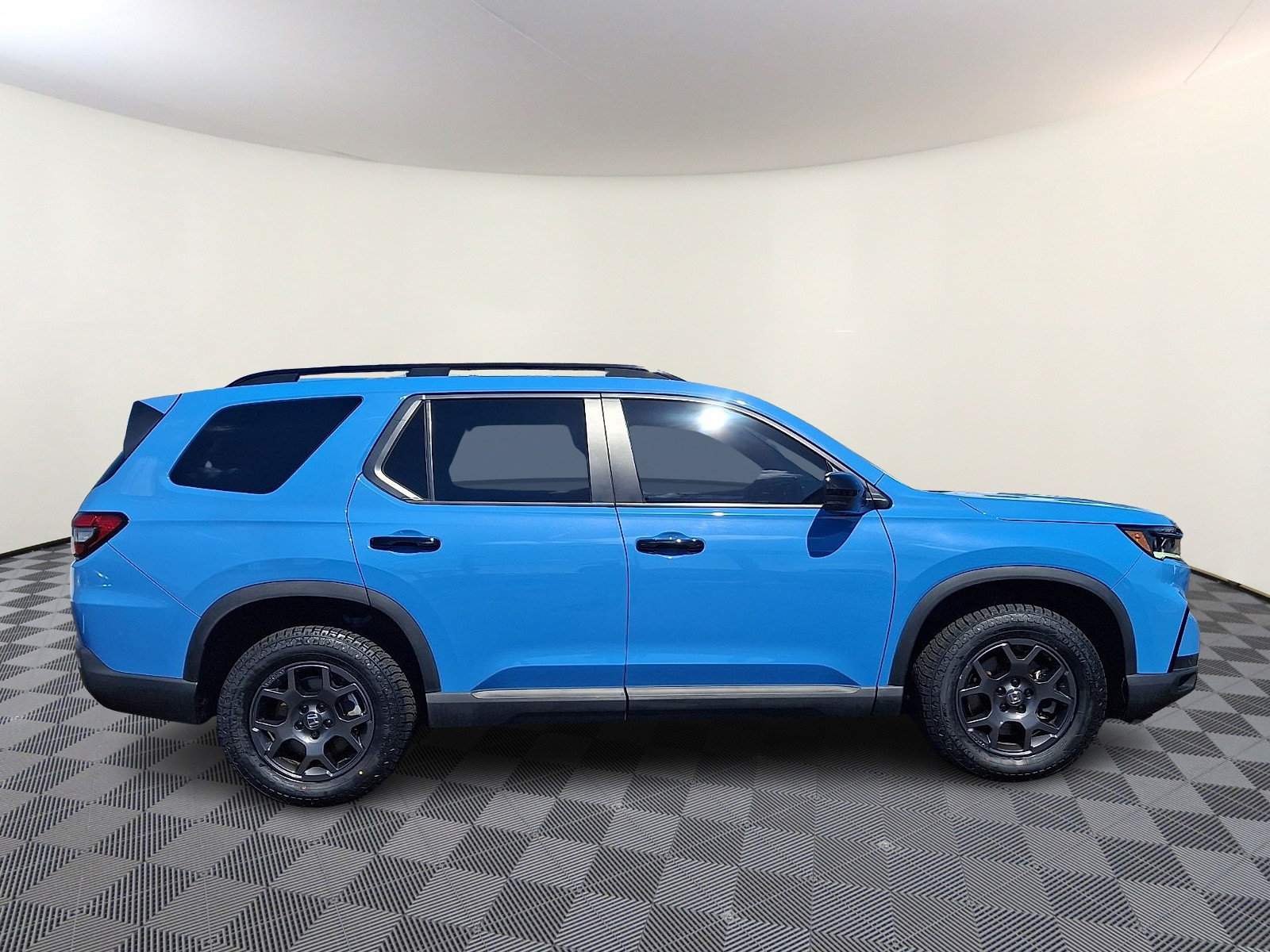Used 2023 Honda Pilot TrailSport image 8
