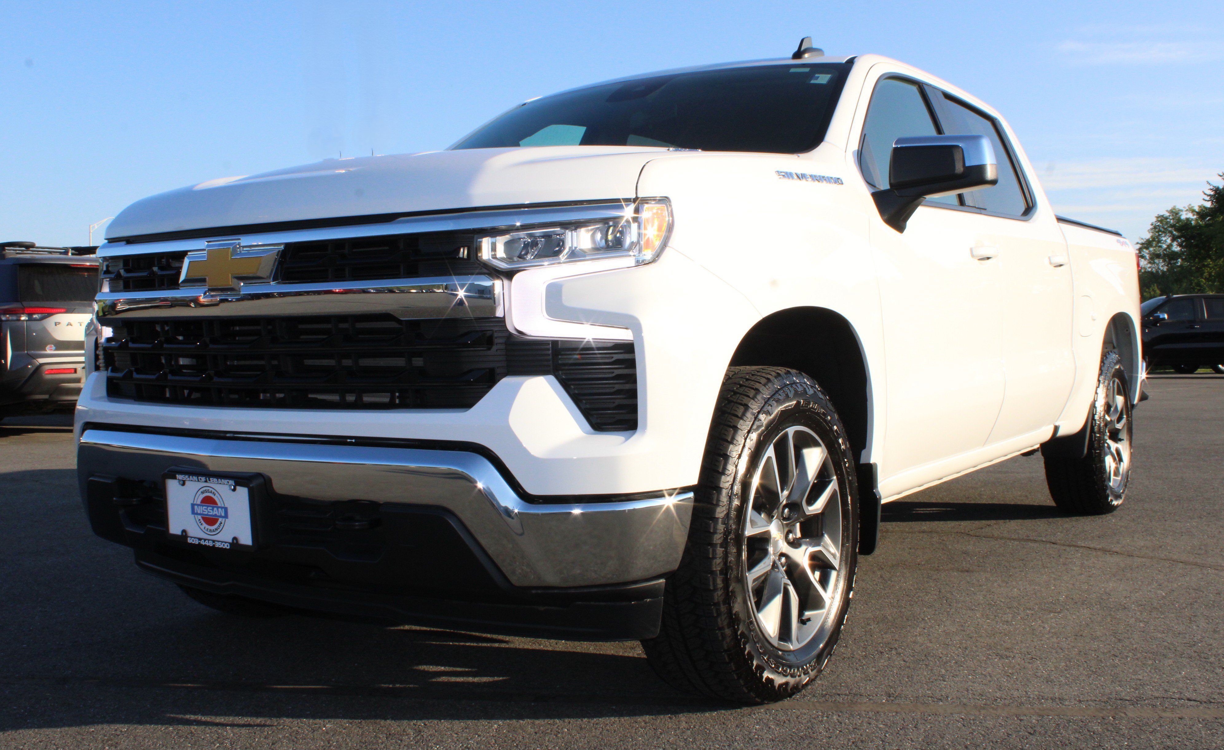 Used 2024 Chevrolet Silverado 1500 LT AWD/4WD image 1