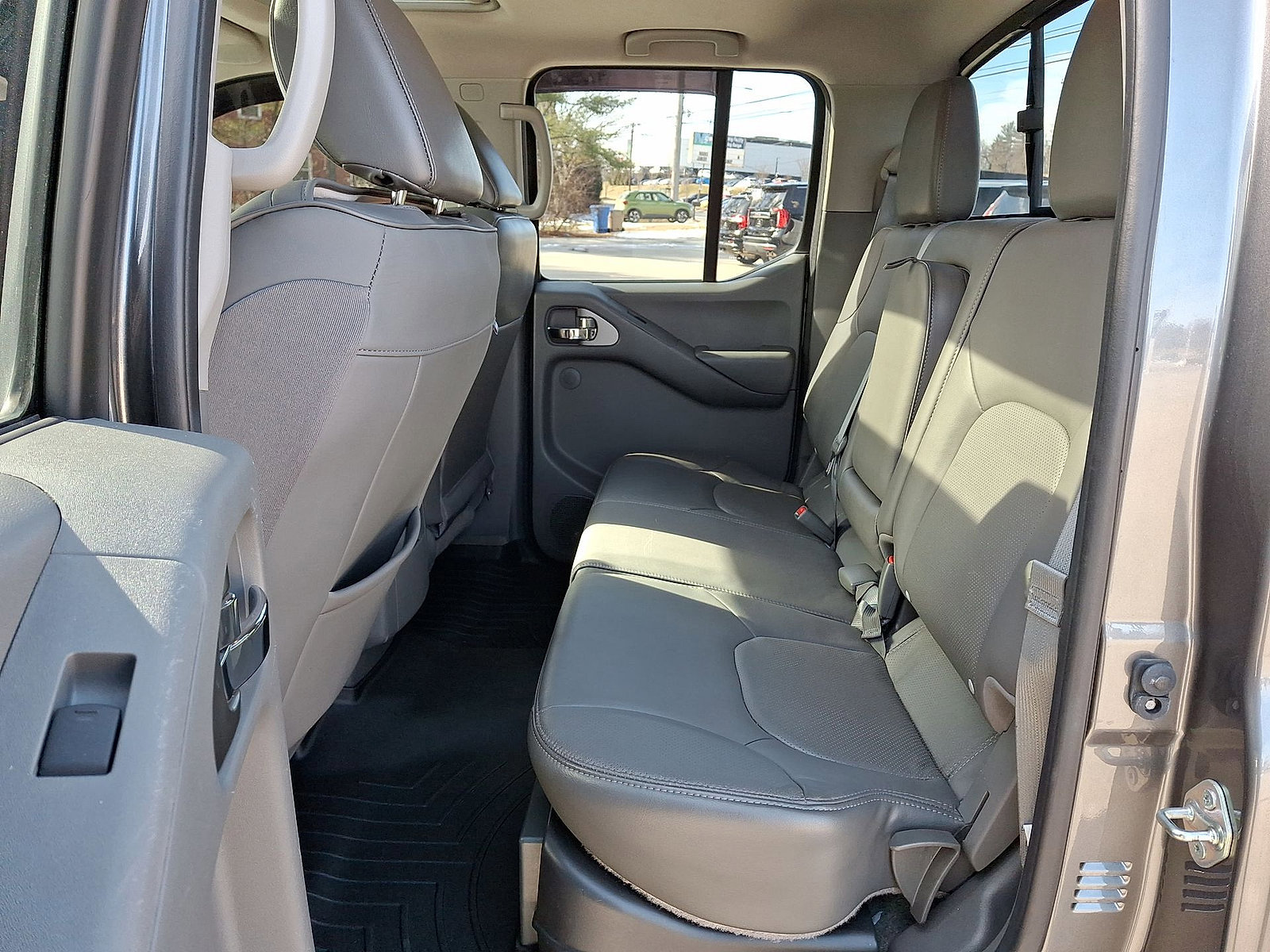 Used 2016 Nissan Frontier SL w/ Moonroof Package image 20