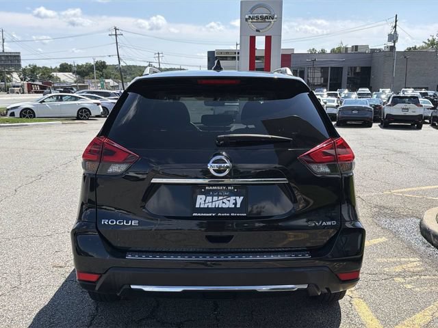 Certified 2018 Nissan Rogue SV w/ Sun & Sound Touring Package AWD/4WD image 27