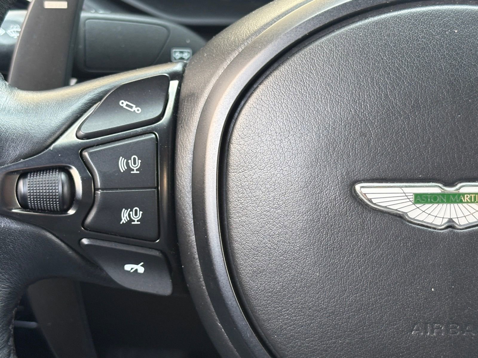 Used 2019 Aston Martin V8 Vantage Coupe RWD image 16