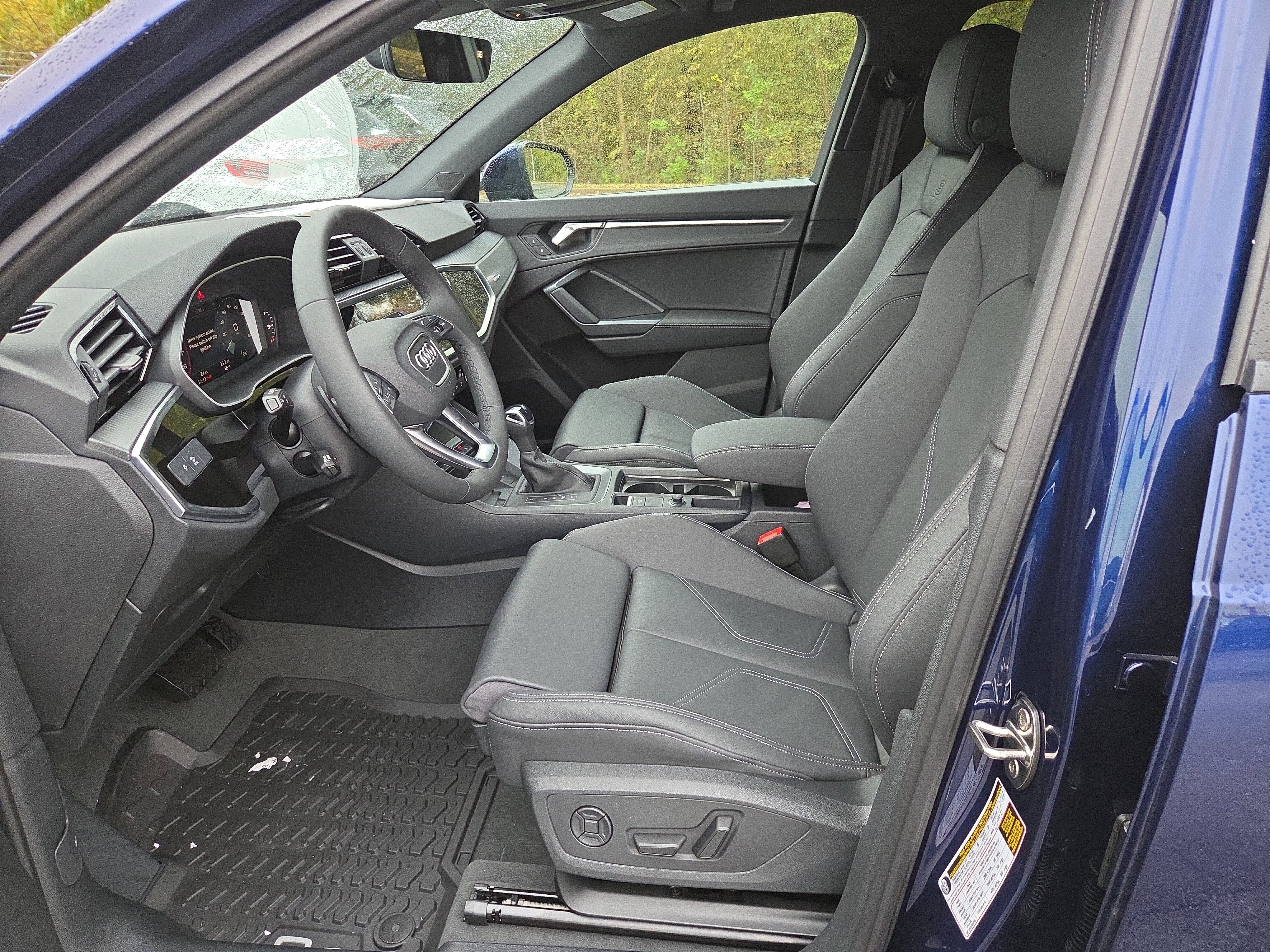 New 2025 Audi Q3 2.0T Premium image 4