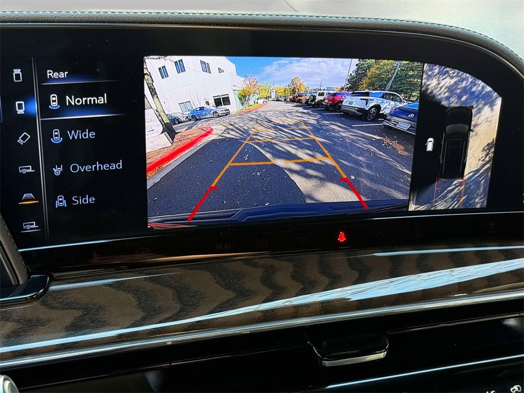 Used 2024 Cadillac Escalade ESV Sport Platinum w/ LPO, ONYX Package image 7