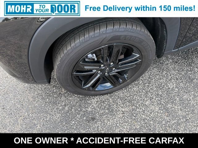 Used 2024 Chevrolet Trax ACTIV w/ Sunroof Package FWD image 11