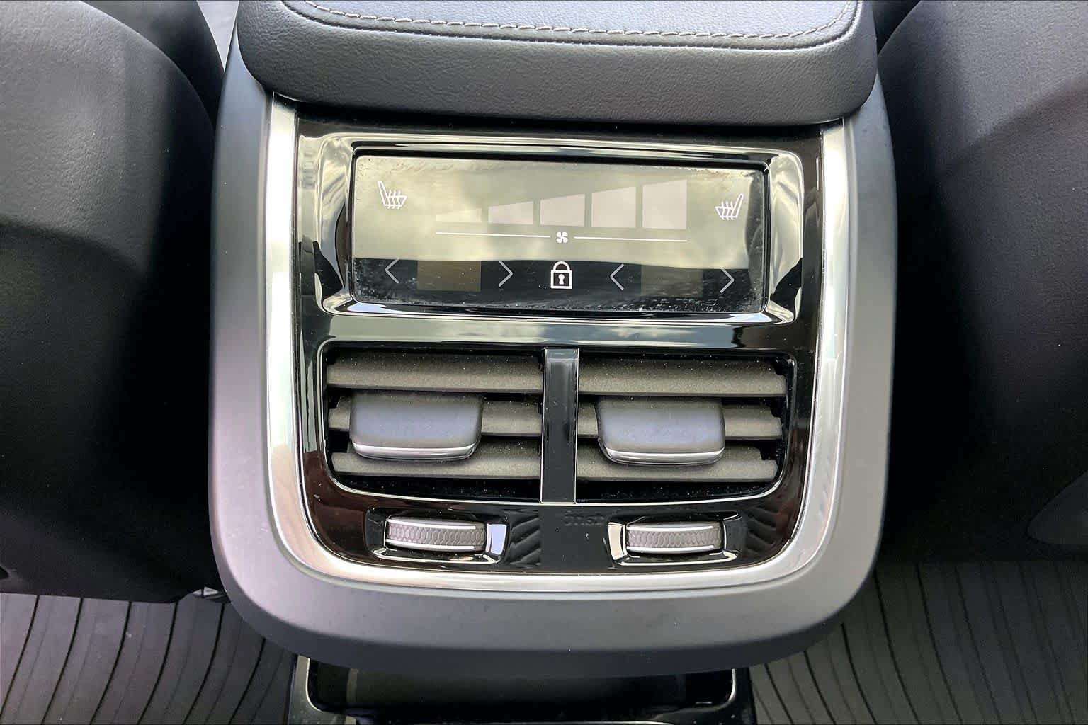 Used 2022 Volvo XC90 T6 Inscription w/ Climate Package AWD/4WD image 32