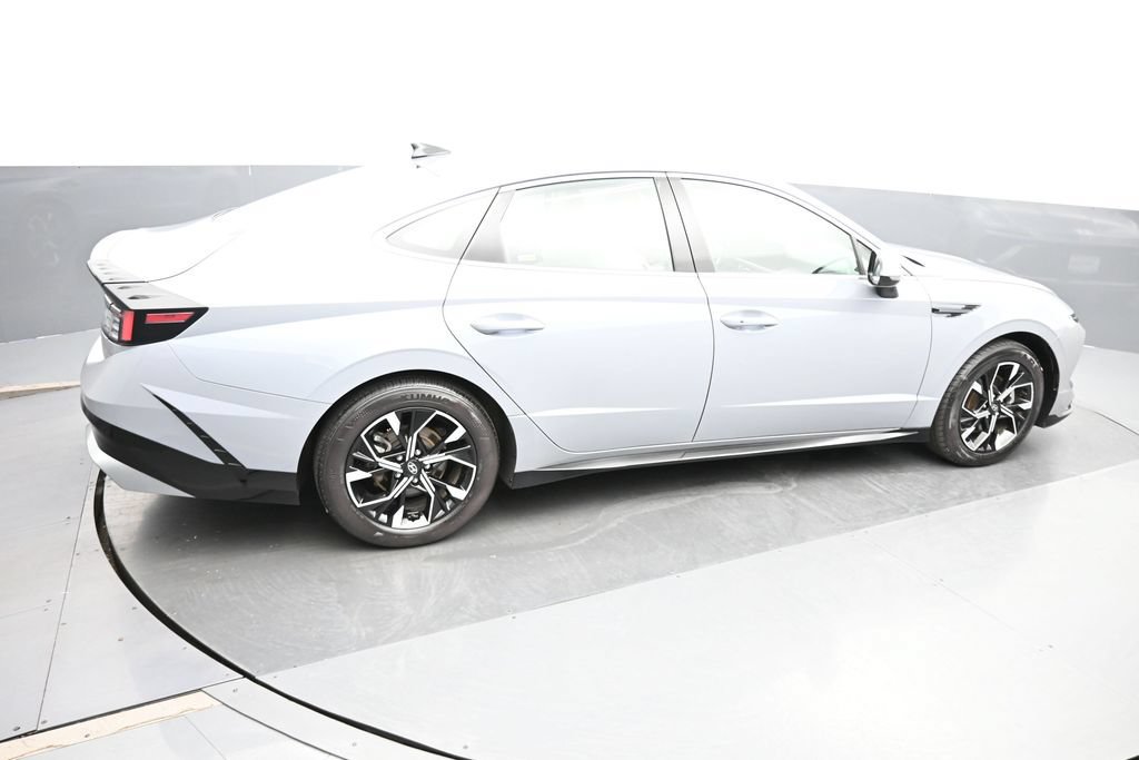 Used 2025 Hyundai Sonata SEL FWD image 9