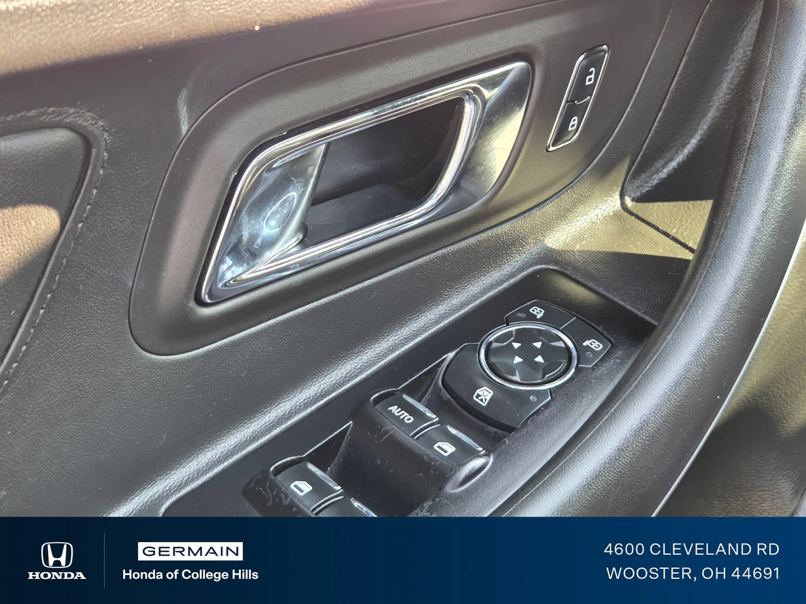 Used 2017 Ford Taurus SEL FWD image 25