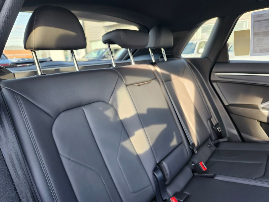New 2025 Audi Q3 2.0T Premium image 18