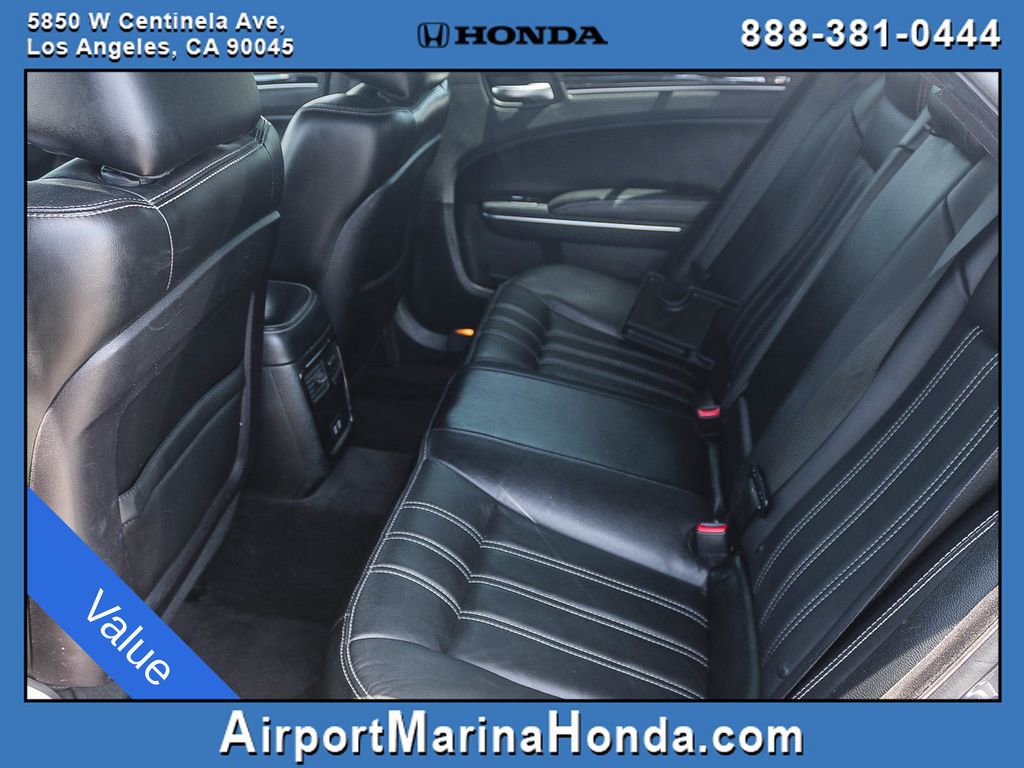 Used 2018 Chrysler 300 S RWD image 21