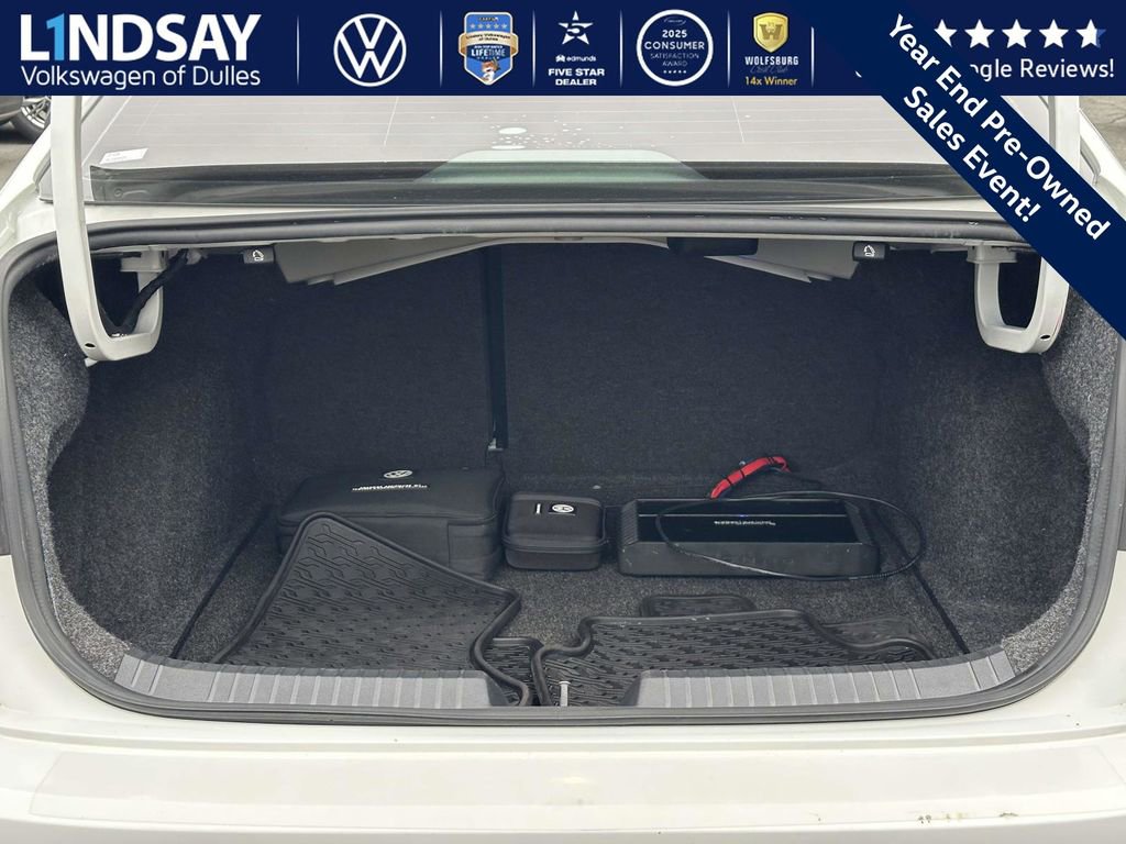 Used 2020 Volkswagen Jetta R-Line image 15