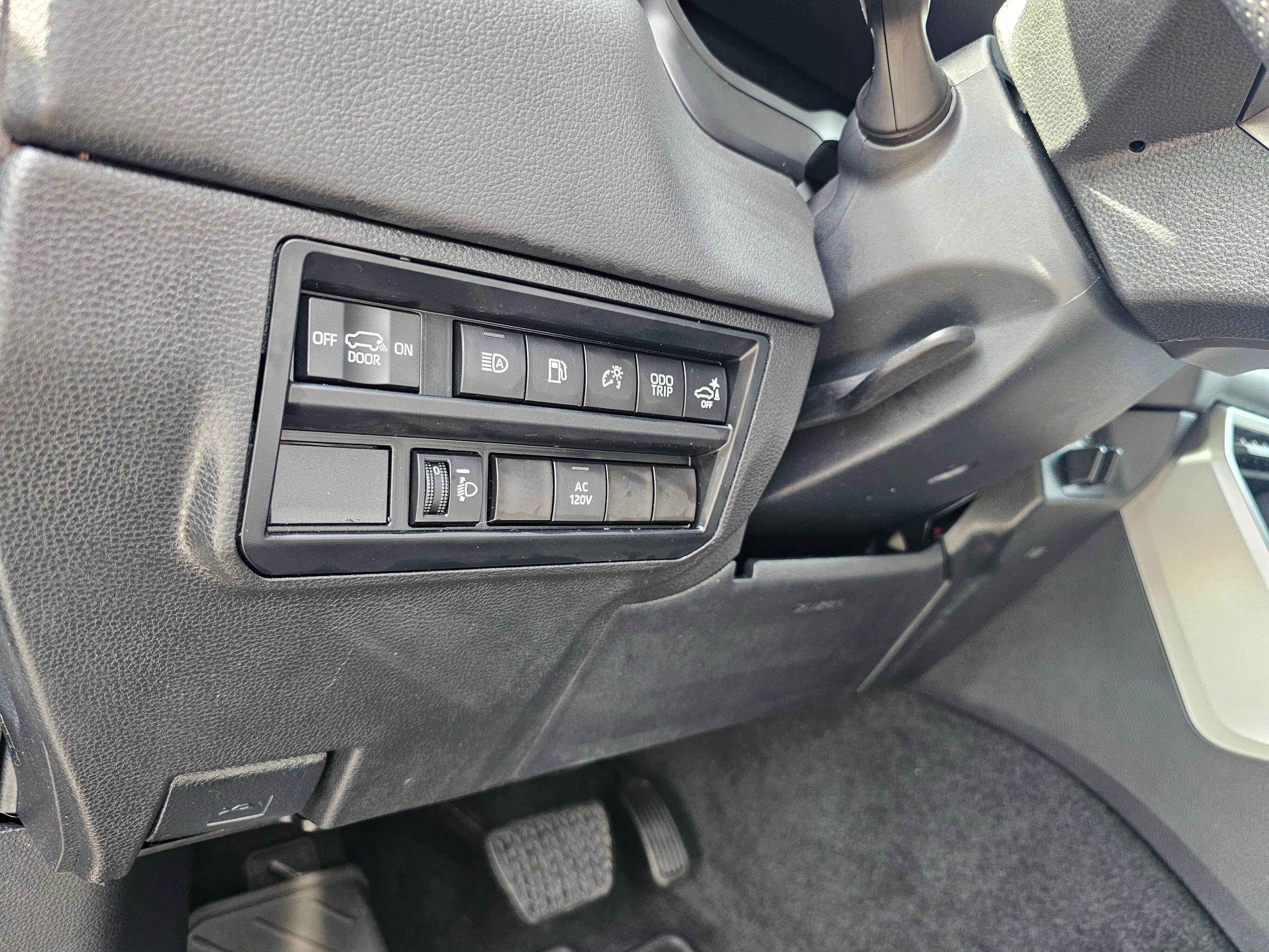 Used 2023 Toyota Sequoia SR5 w/ SR5 Premium Package AWD/4WD image 21