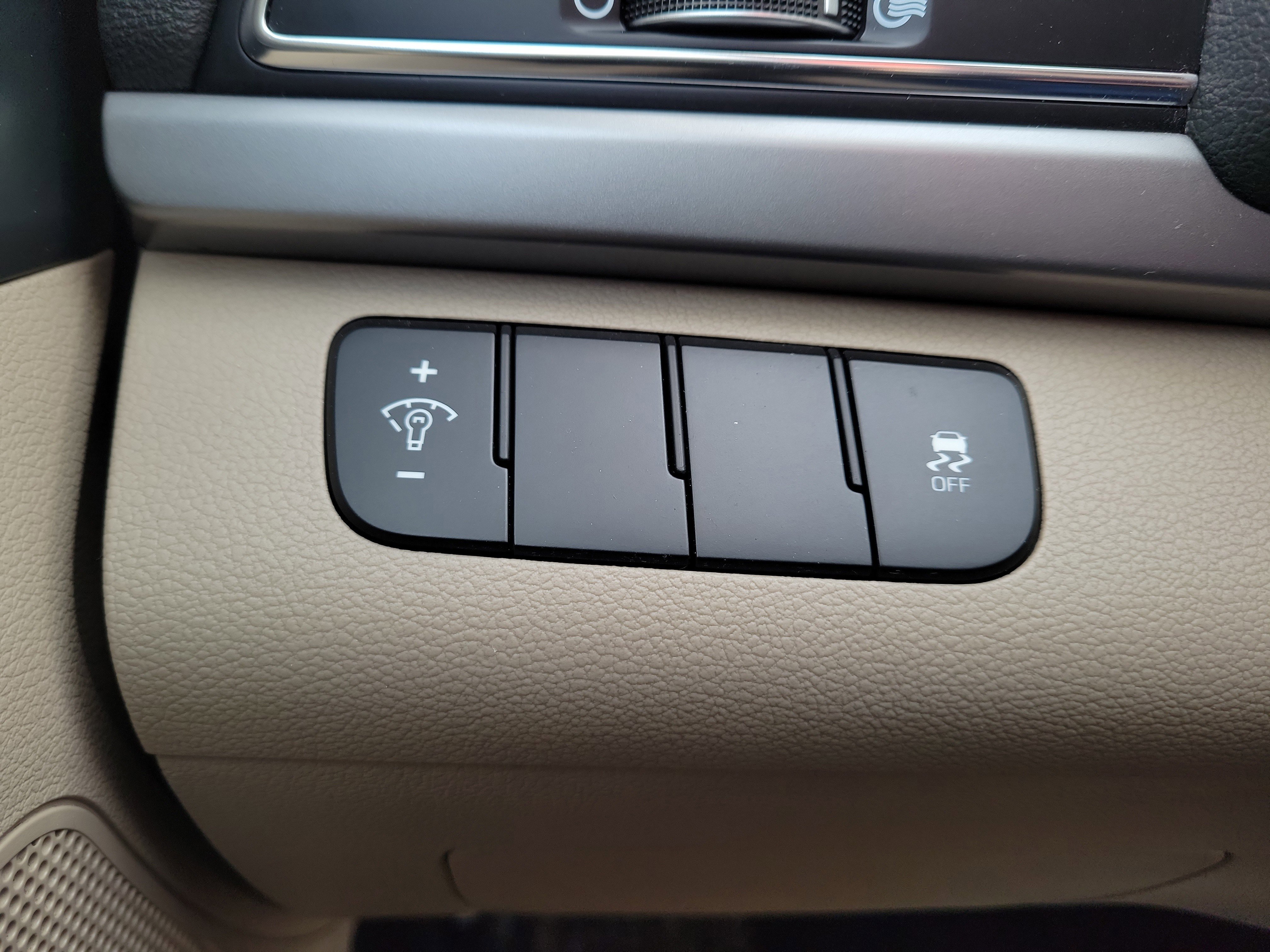 Used 2017 Hyundai Elantra SE image 18