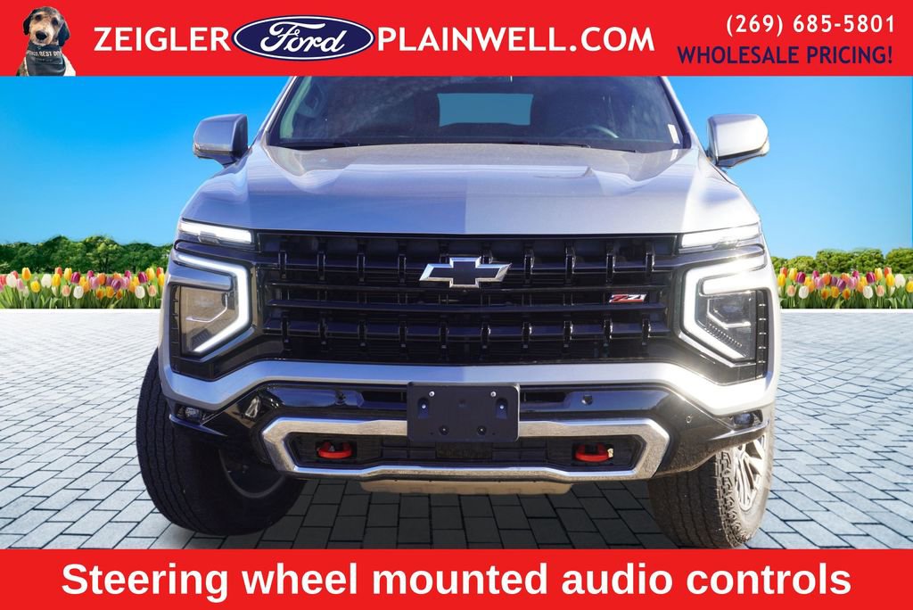 Used 2025 Chevrolet Suburban Z71 image 10