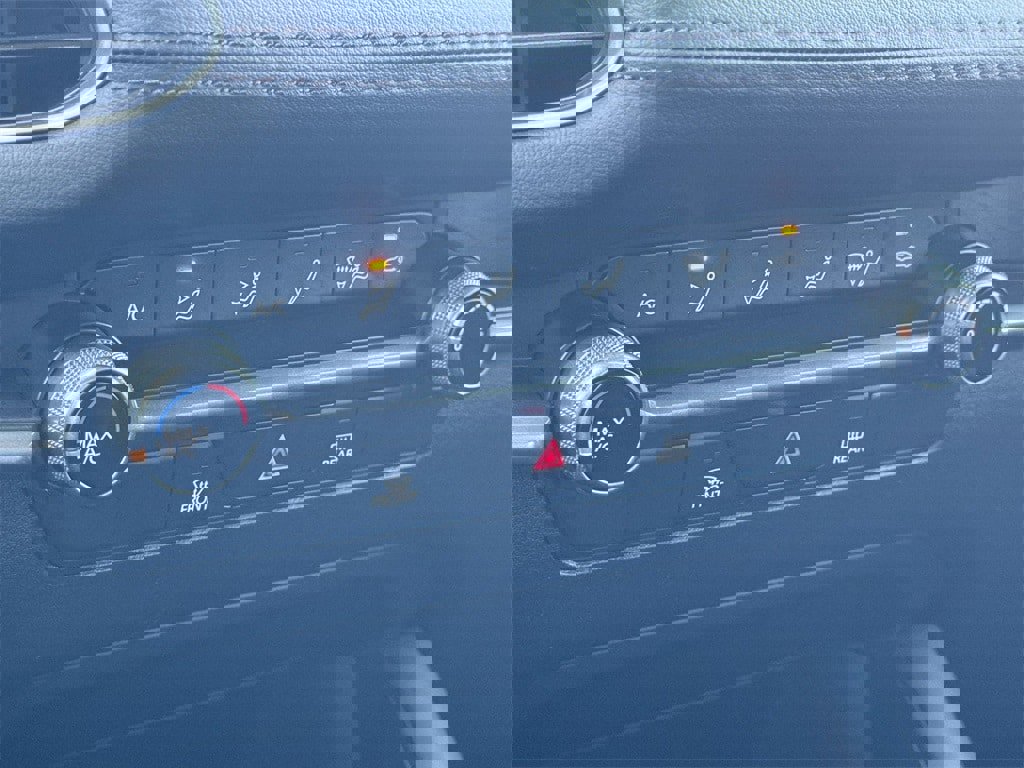 Used 2025 MAZDA MAZDA3 s image 16