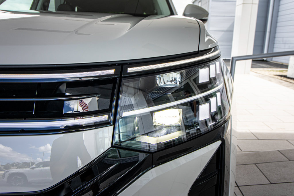 New 2027 Volkswagen Atlas SE FWD image 7