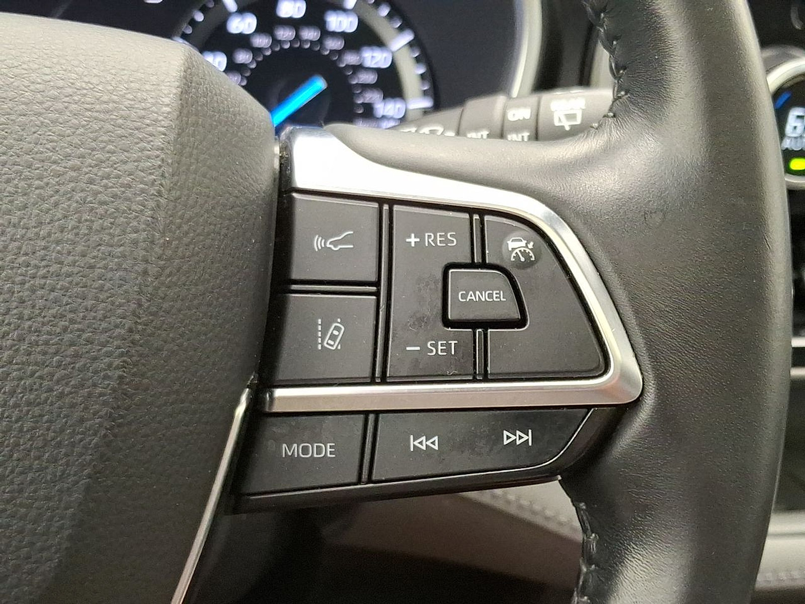 Certified 2020 Toyota Highlander XLE AWD/4WD image 22