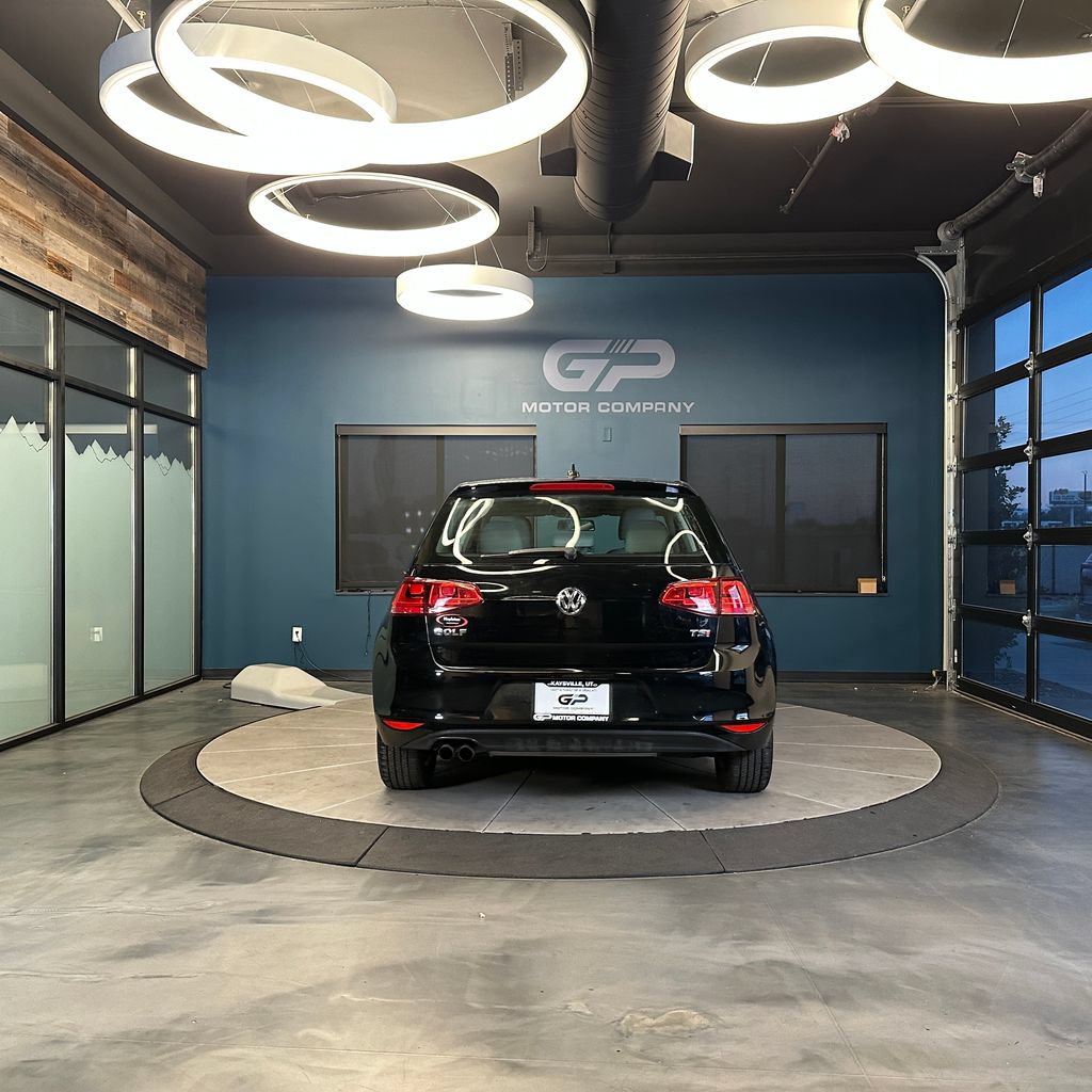 Used 2016 Volkswagen Golf S FWD image 4