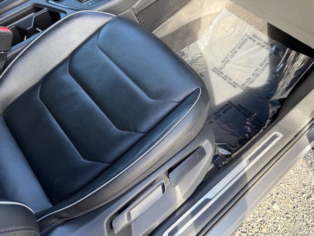 Used 2019 Volkswagen Tiguan SEL Premium w/ 3rd Row Seat Package image 40