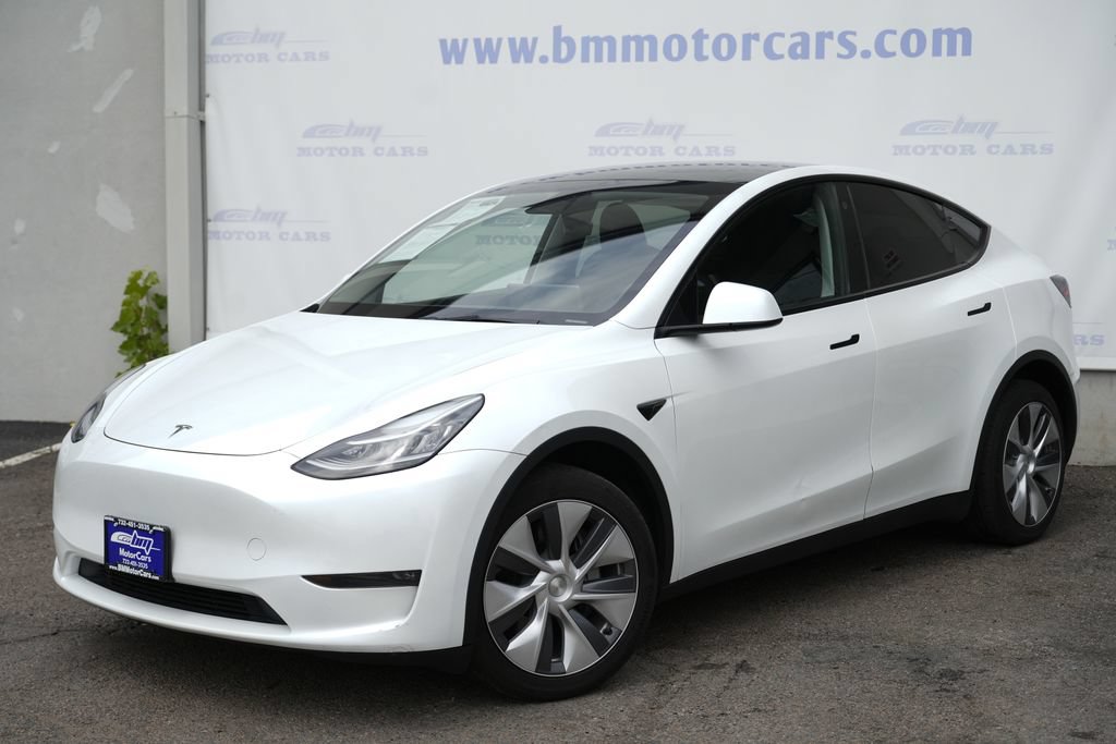 Used 2023 Tesla Model Y AWD image 2