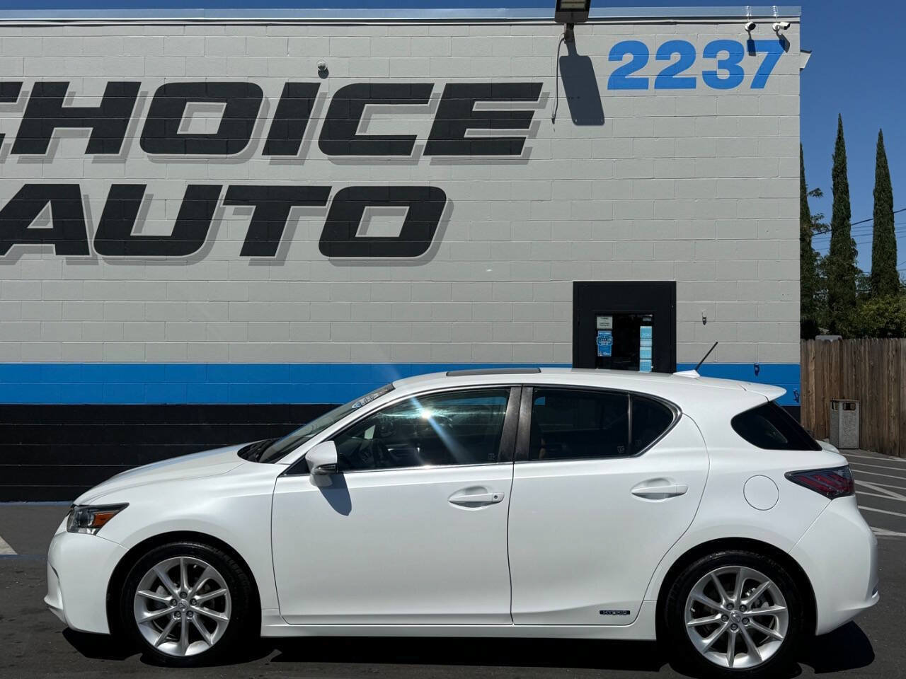 Used 2013 Lexus CT 200h FWD image 24