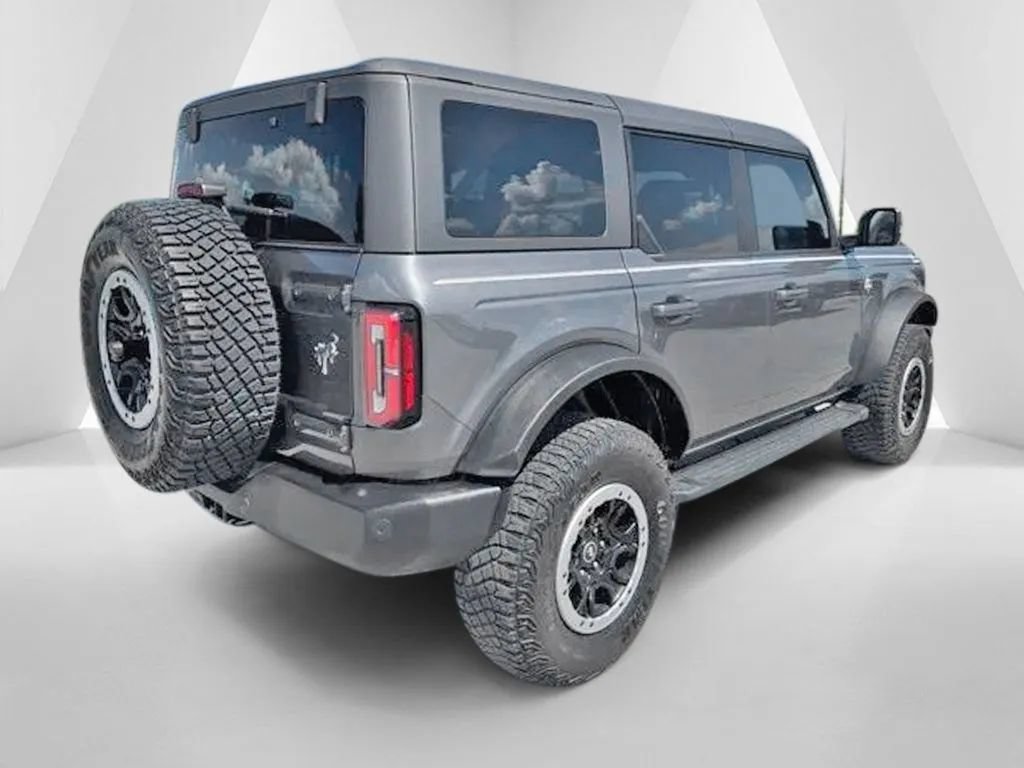 Used 2023 Ford Bronco Outer Banks w/ Sasquatch Package AWD/4WD image 7
