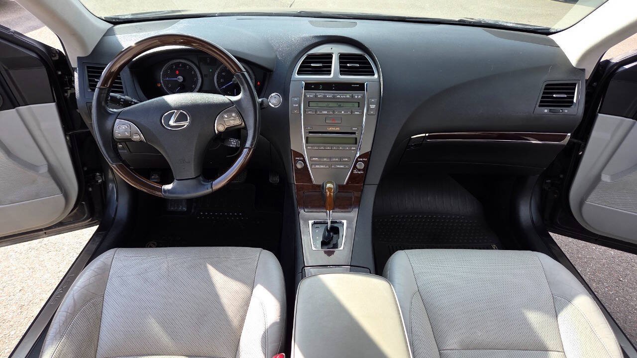 Used 2011 Lexus ES 350 w/ Preferred Accessory Package FWD image 35