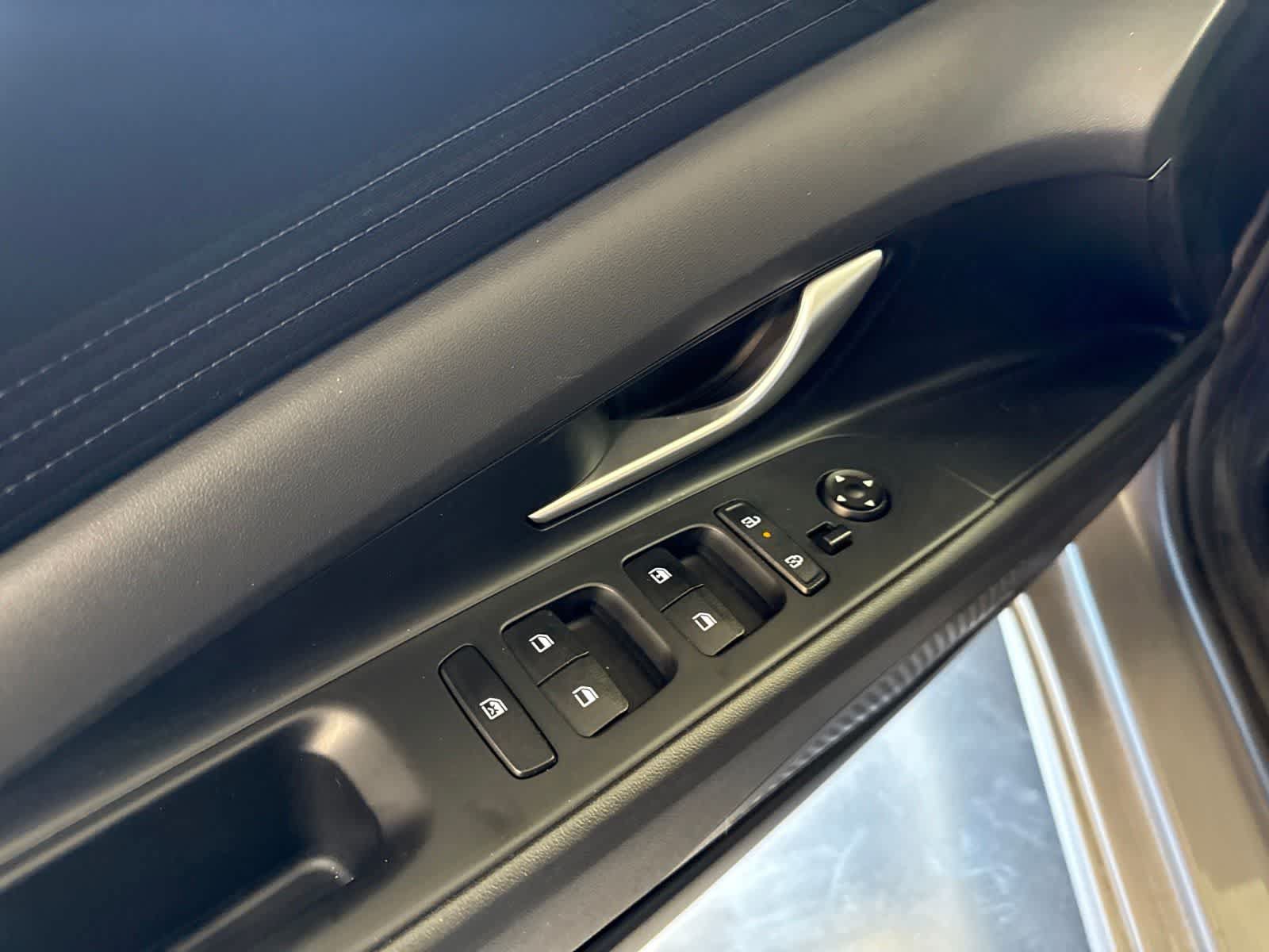 Certified 2026 Hyundai Elantra SE FWD image 17