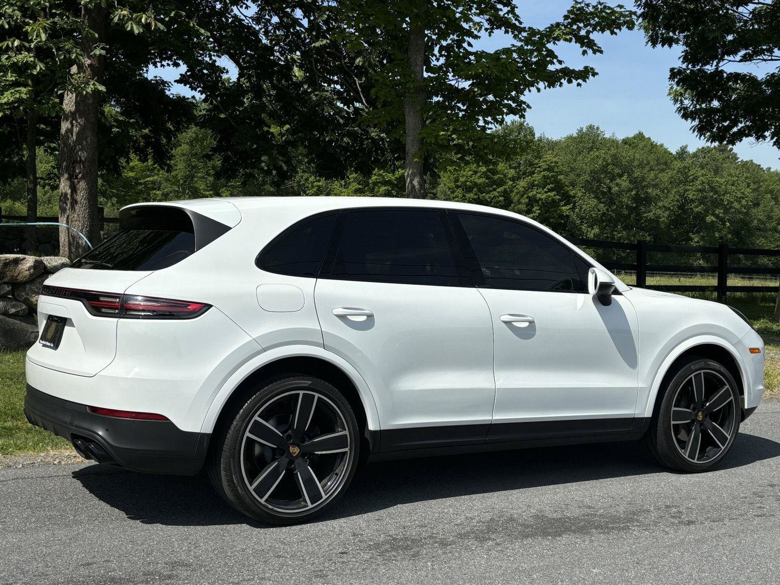 Used 2019 Porsche Cayenne w/ Premium Plus Package AWD/4WD image 18