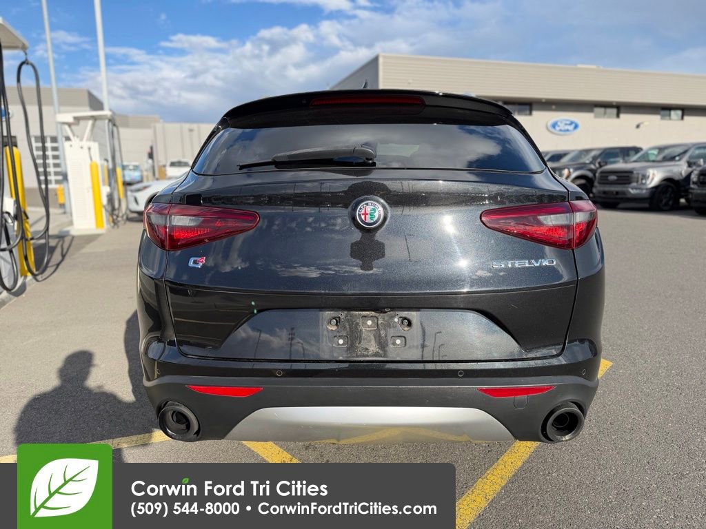 Used 2018 Alfa Romeo Stelvio Ti image 23