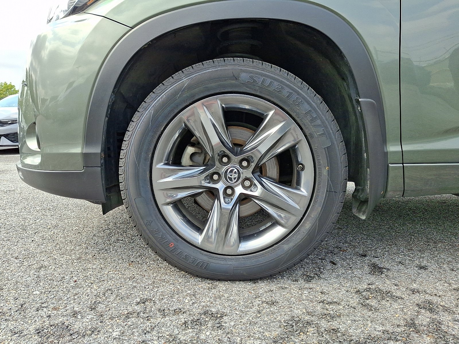 Used 2017 Toyota Highlander Limited Platinum AWD/4WD image 9