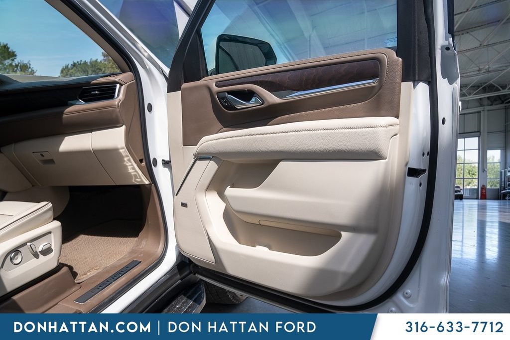 Used 2024 GMC Yukon XL Denali AWD/4WD image 28