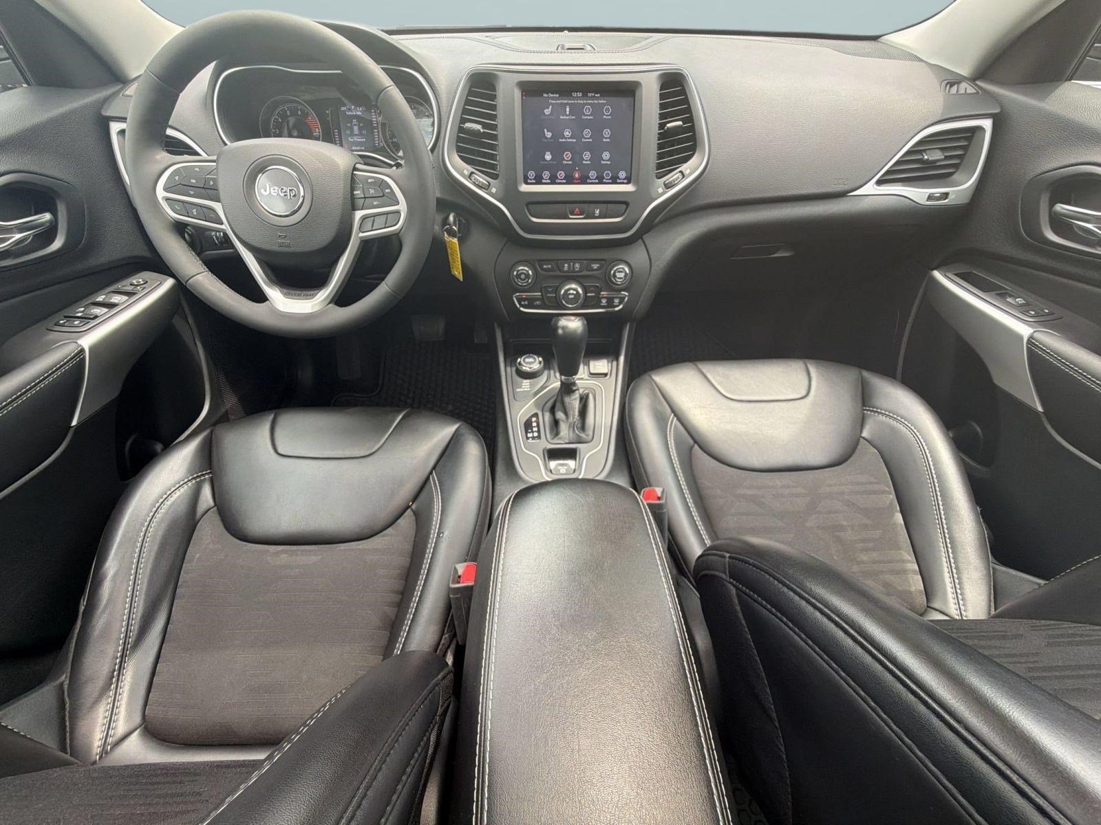 Used 2022 Jeep Cherokee Latitude w/ Sun & Sound Group AWD/4WD image 17