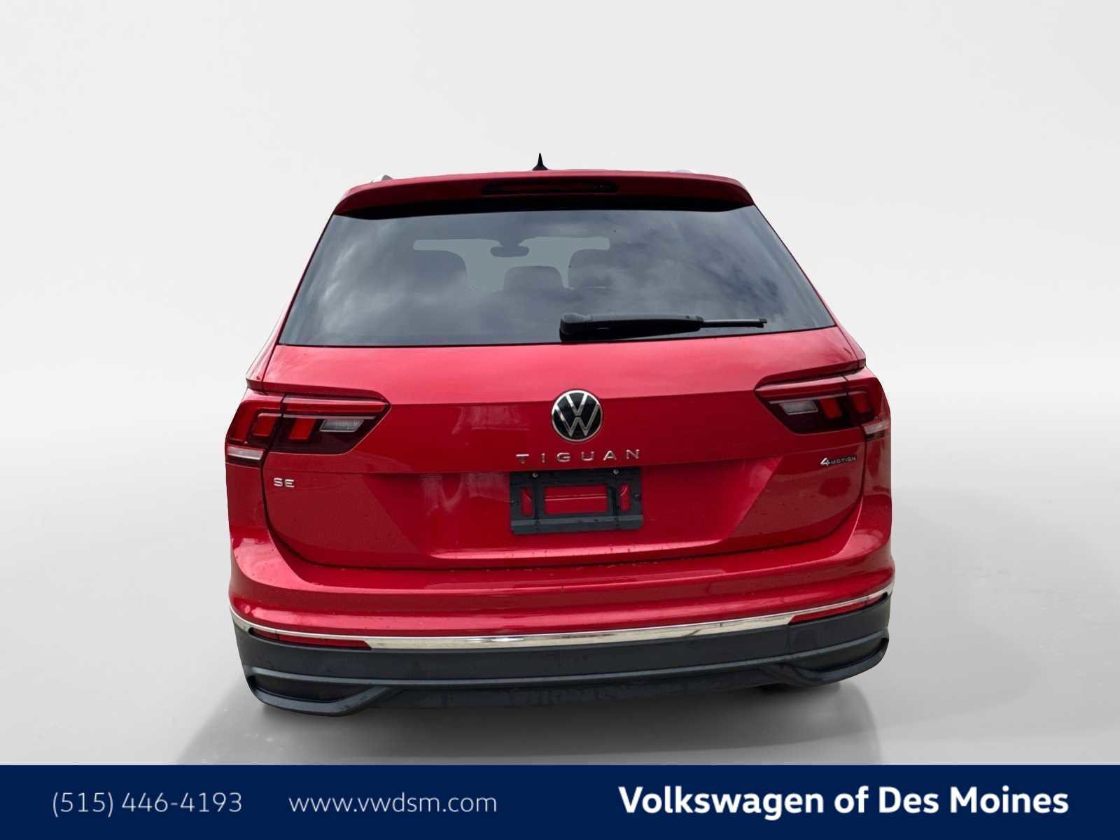 Used 2022 Volkswagen Tiguan SE w/ Panoramic Sunroof Package image 5