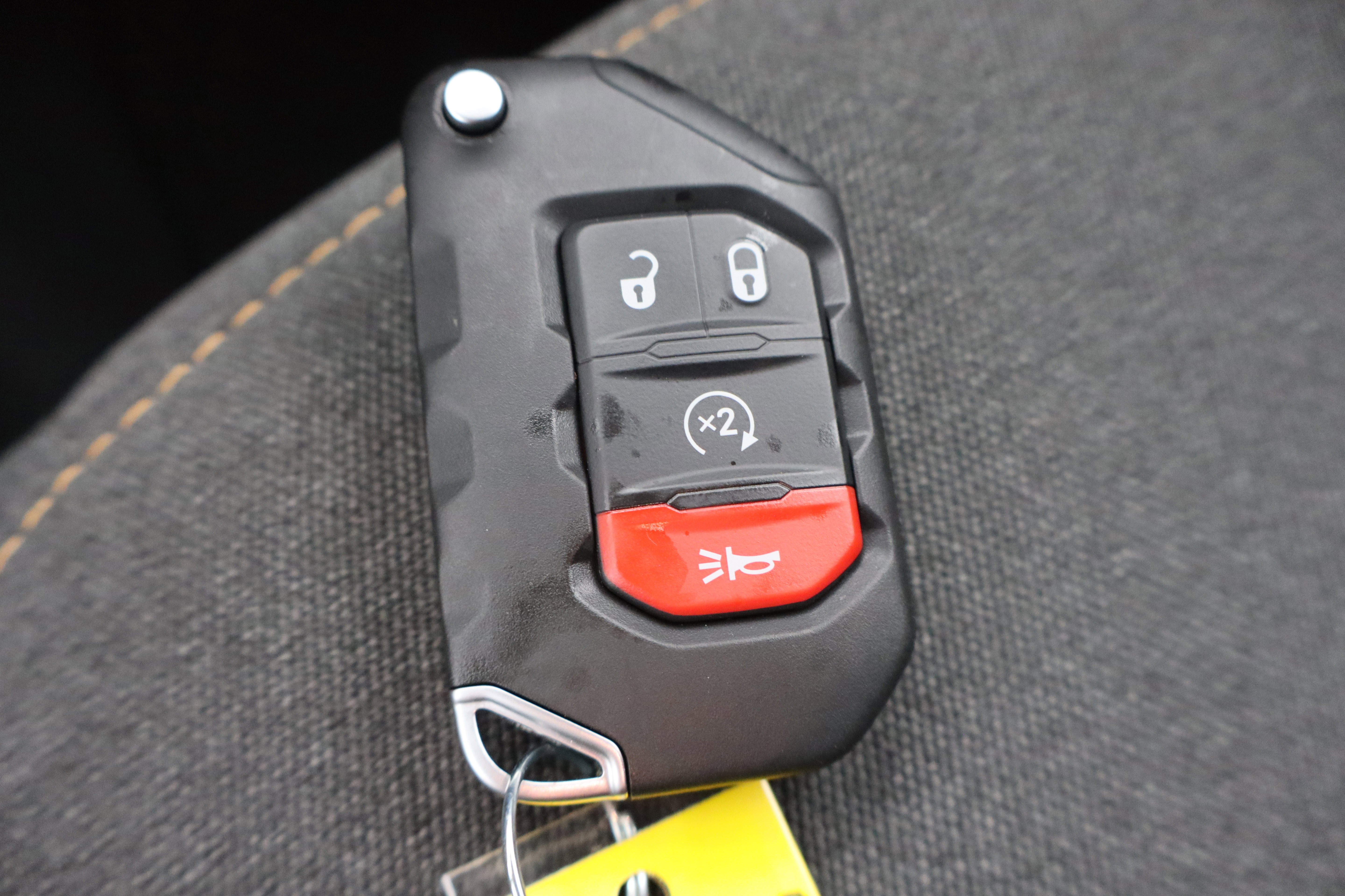 Used 2025 Jeep Wrangler Sahara w/ Safety Group image 29