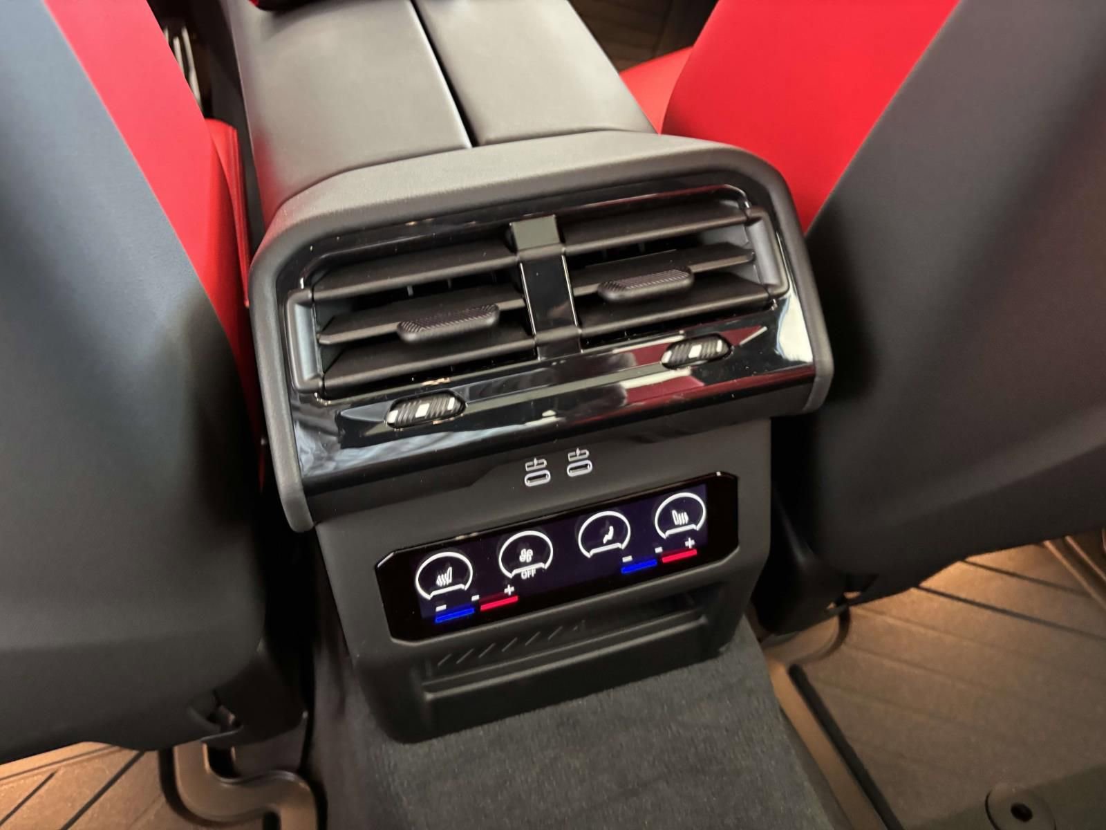 New 2026 BMW M5 w/ Executive Package AWD/4WD image 31