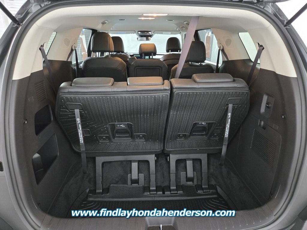 Used 2026 Kia Carnival FWD image 19