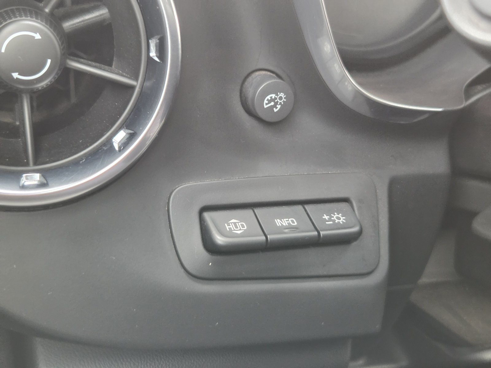 Used 2020 Chevrolet Camaro ZL1 RWD image 23