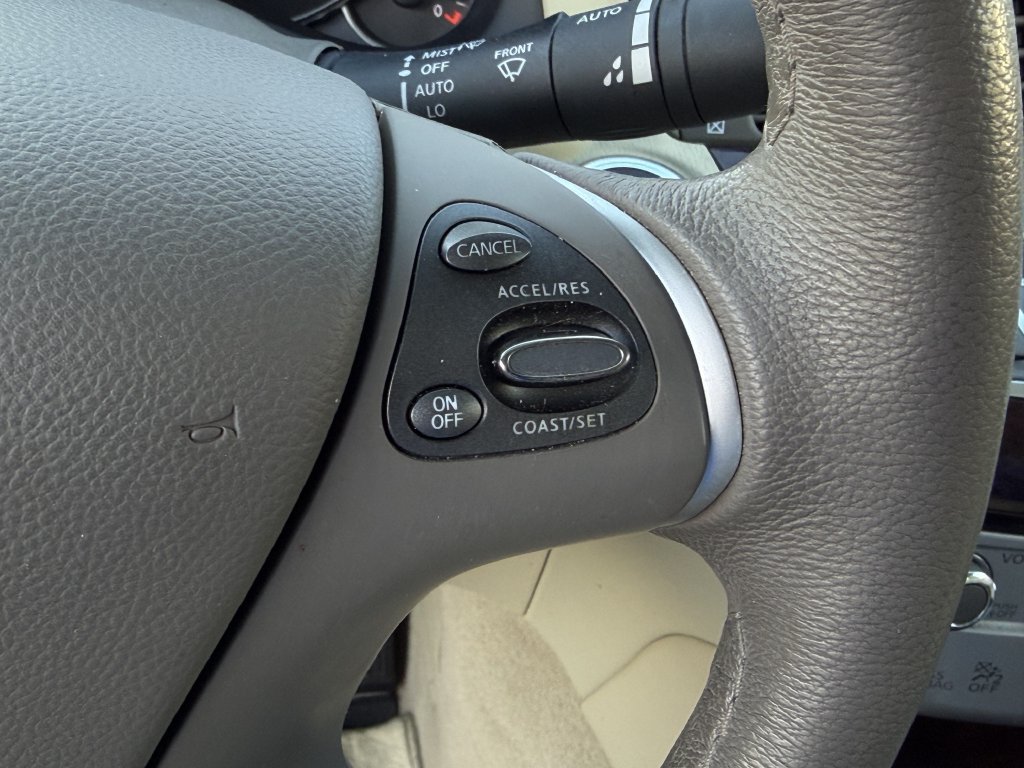 Used 2019 INFINITI Q70 Luxe AWD/4WD image 14