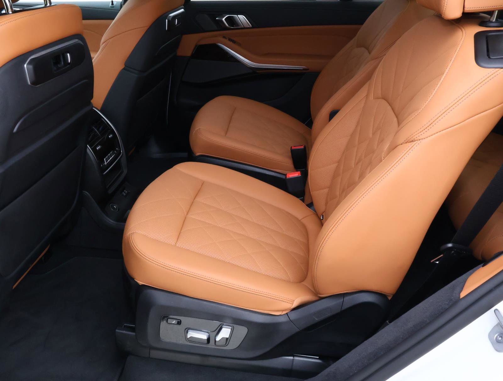 Used 2026 BMW X7 xDrive40i w/ Executive Package AWD/4WD image 22