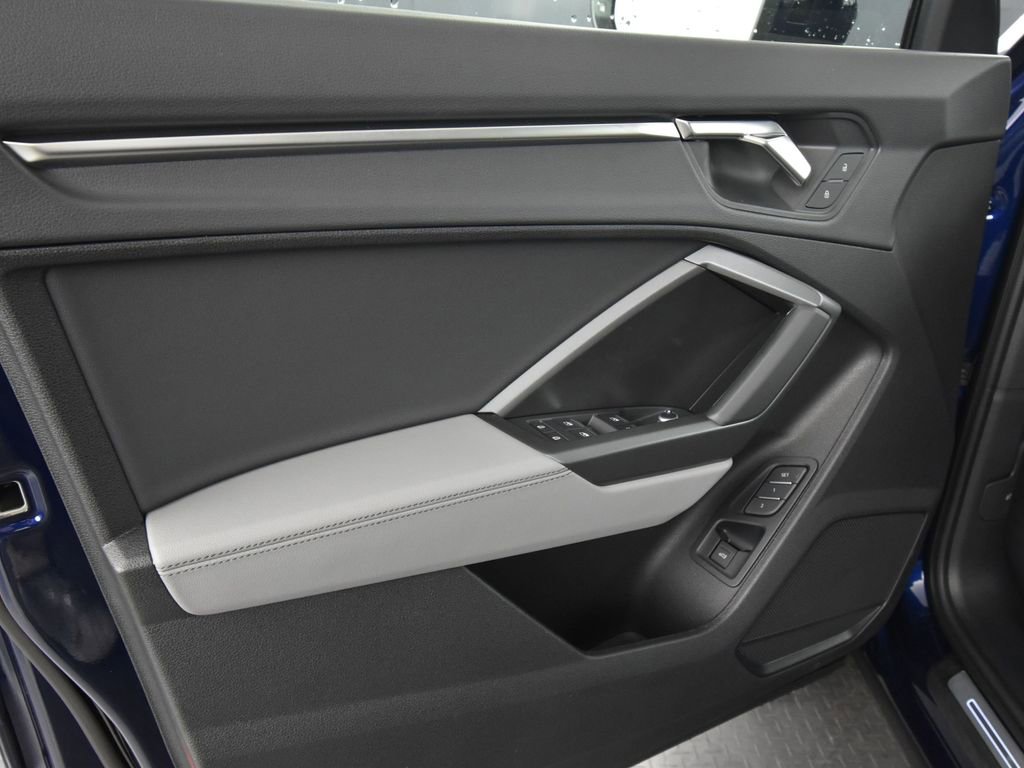 New 2025 Audi Q3 2.0T Premium image 22