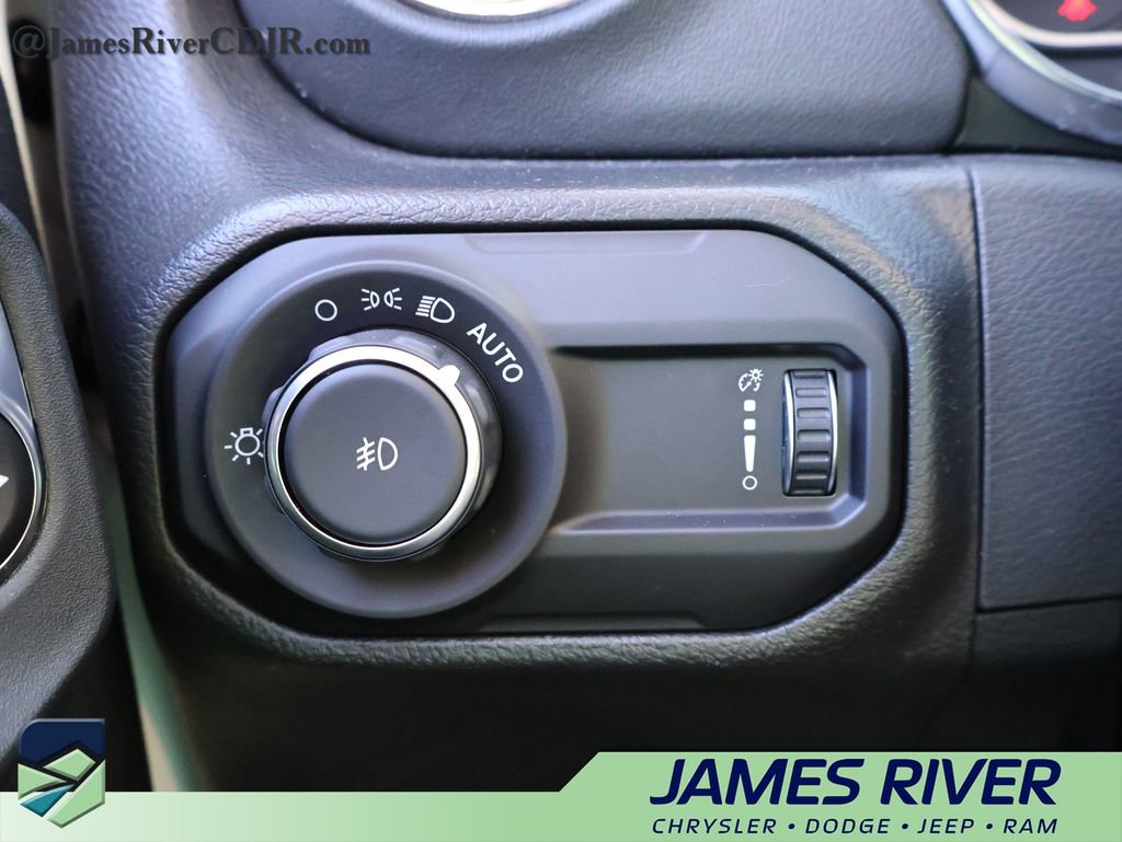 Used 2023 Jeep Wrangler Altitude image 30