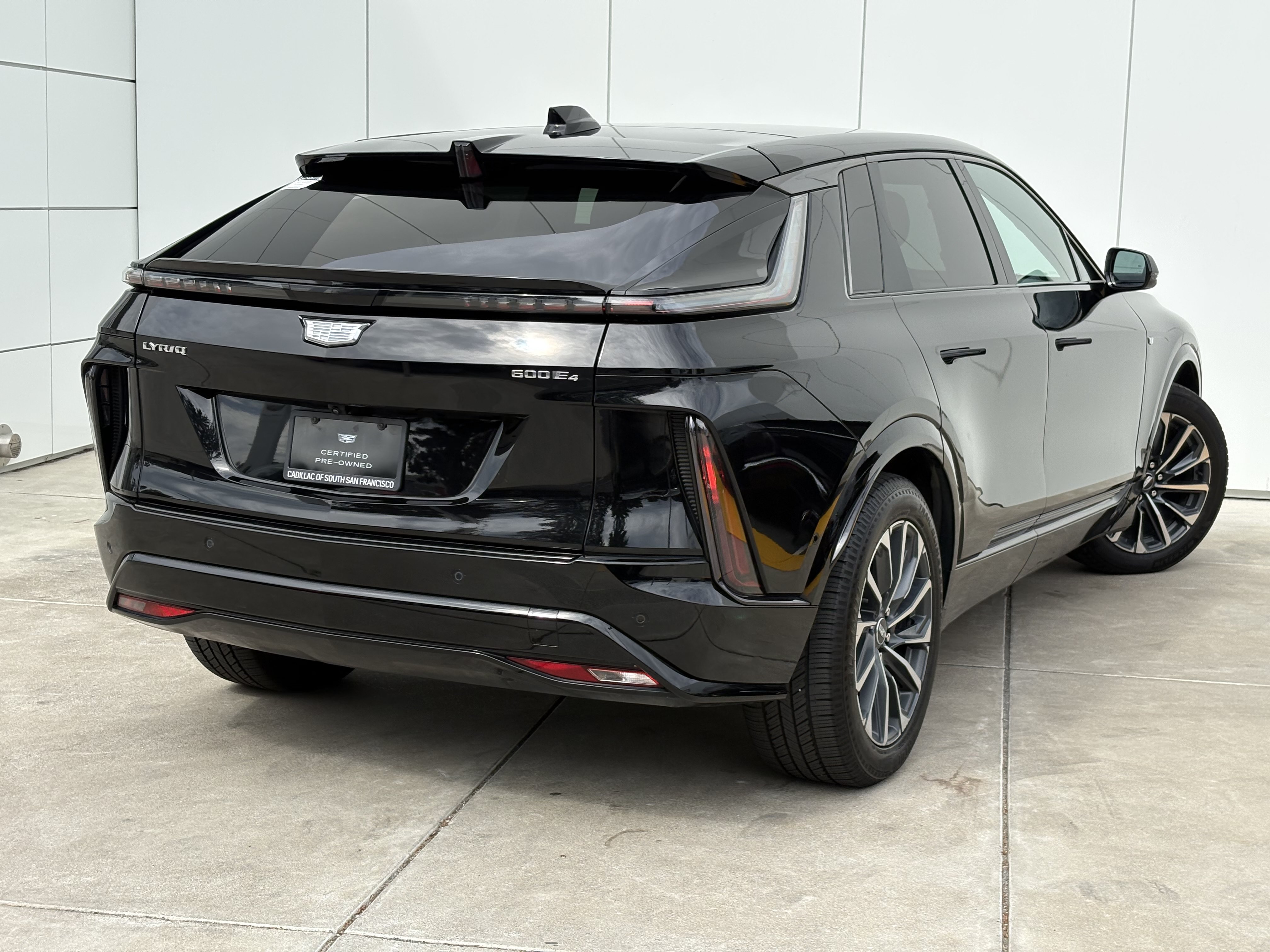 Used 2024 Cadillac Lyriq Sport w/ LPO, Floor Liner Package AWD/4WD image 7