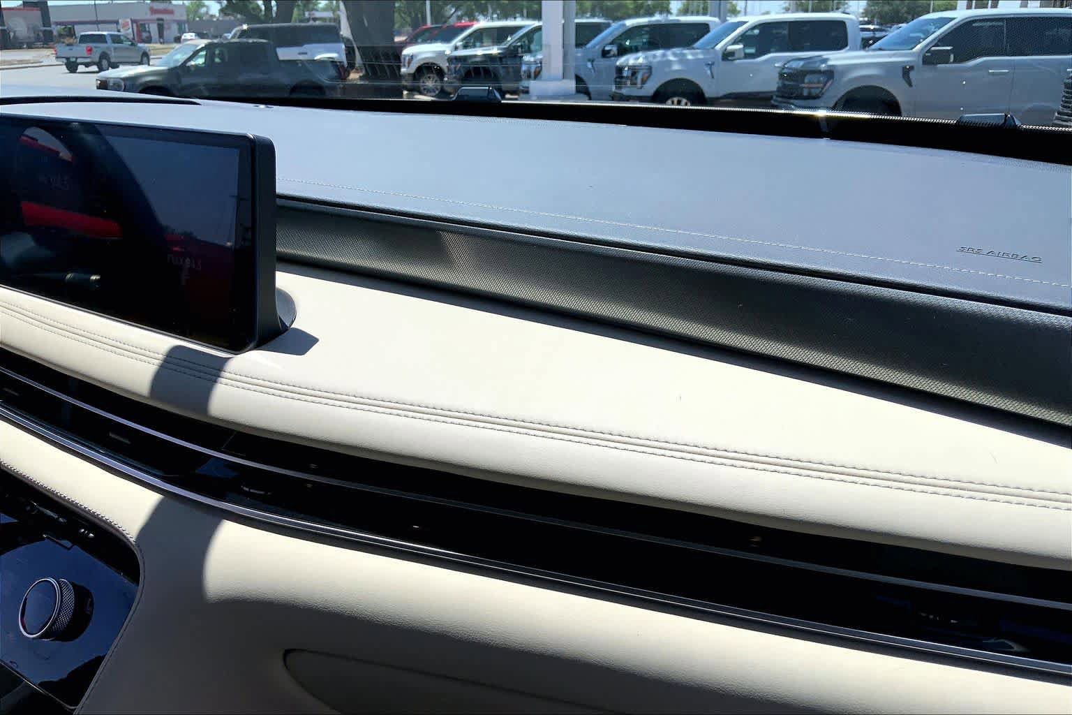 Used 2022 INFINITI QX60 Luxe w/ Cargo Package AWD/4WD image 19
