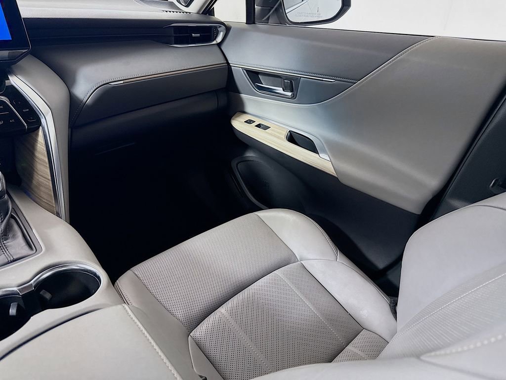 Certified 2023 Toyota Venza Limited AWD/4WD image 21